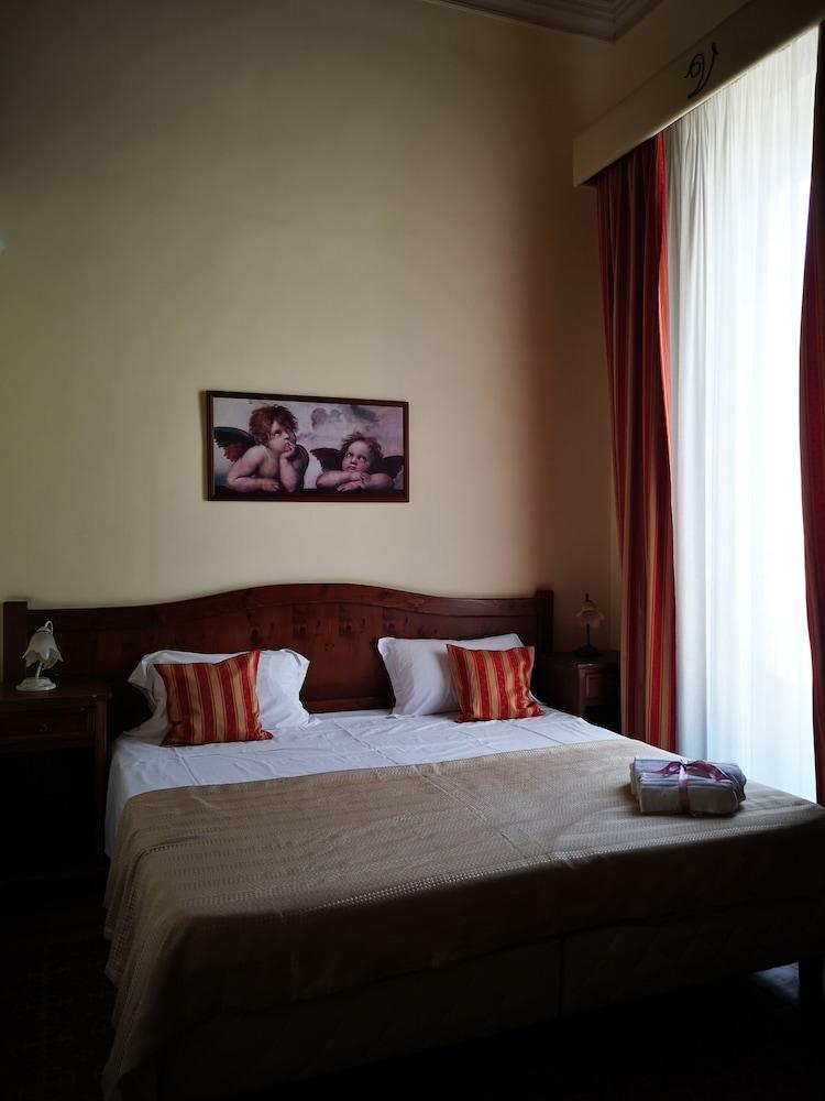 Hotel Valentino คาตาเนีย ภายนอก รูปภาพ